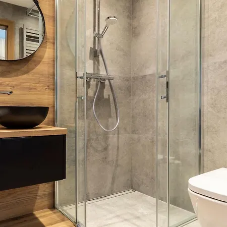 Udanypobyt Na Malej Lace *